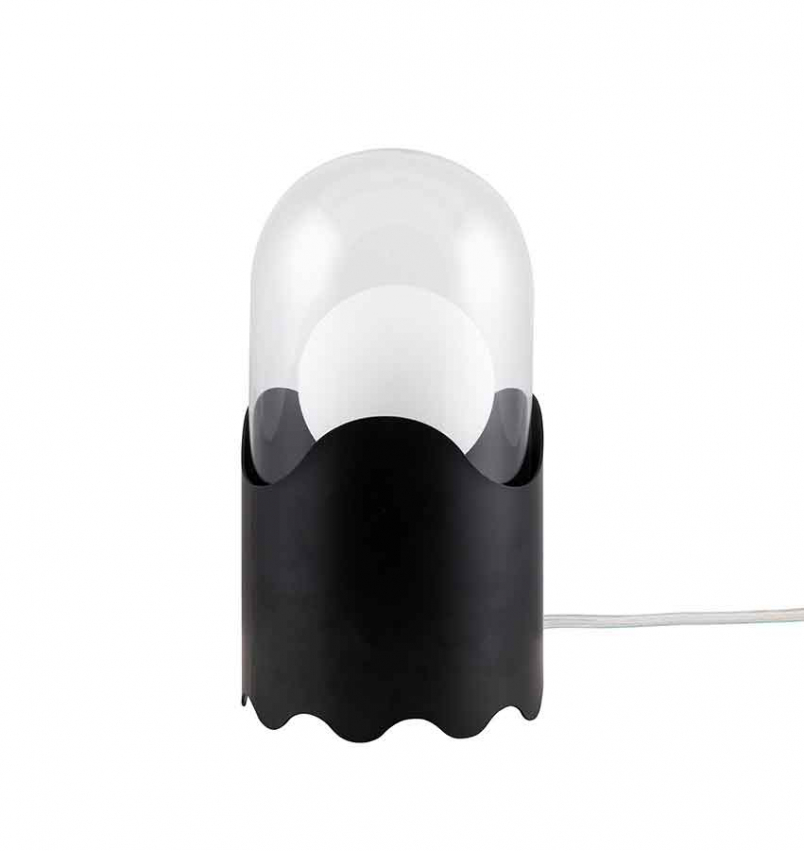 Fantomliknande bordslampan Ghost i svart frn varumrket Globen Lighting