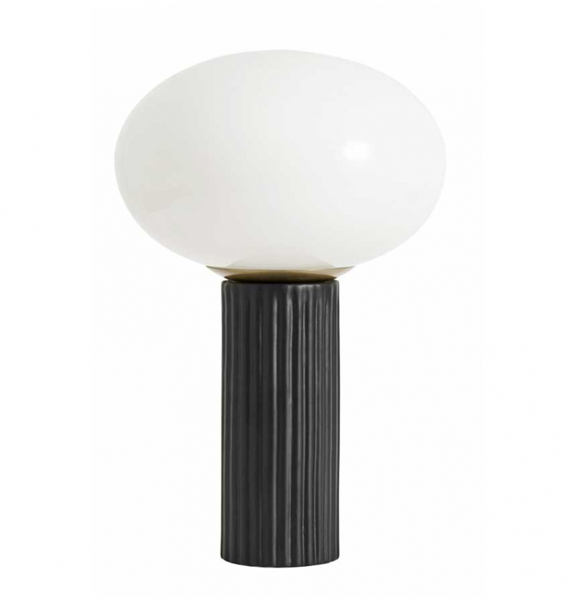 Opal rund bordslampa med svart randiga form från designermärket Nordal