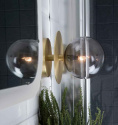 Vgglampa Art Deco IP 44 i rkfrg frn varumrket Globen Lighting i badrum