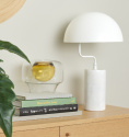 Trend inrednig marmor bordslampa från Hübsch och jordnära detaljer