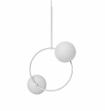 Fuppu taklampa i vitt, en stilren lampa med en ring och tv runda glasbollar 